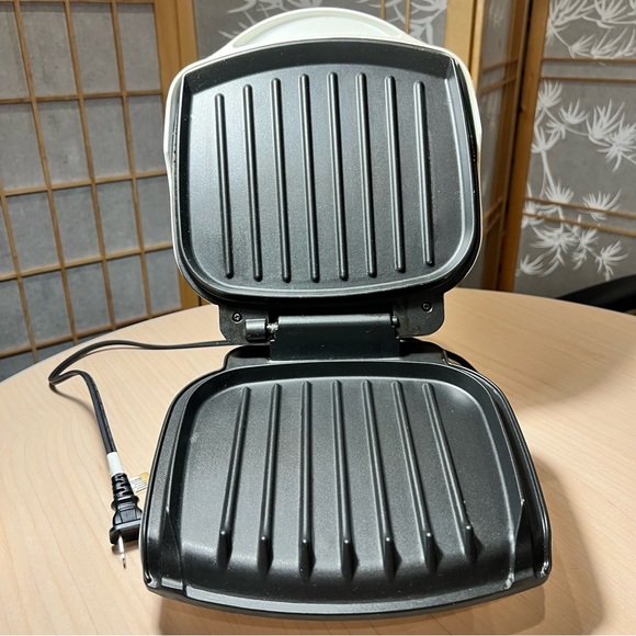 Salton George Foreman Grilling Machine Electric Contact Grill Model GR-10A White - Picture 5 of 8